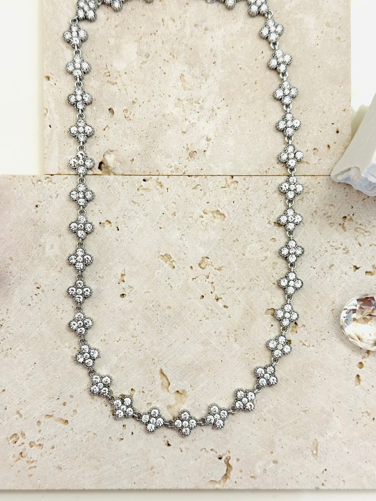 Collana Lilystar